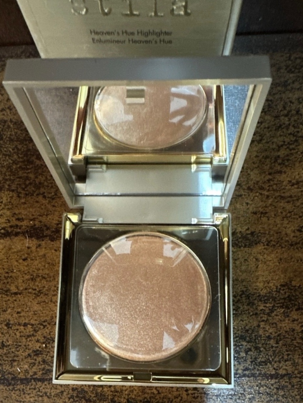 stila Heaven's Hue Highlighter Bronze Glow Pressed Powder 0.35 oz / 10 g